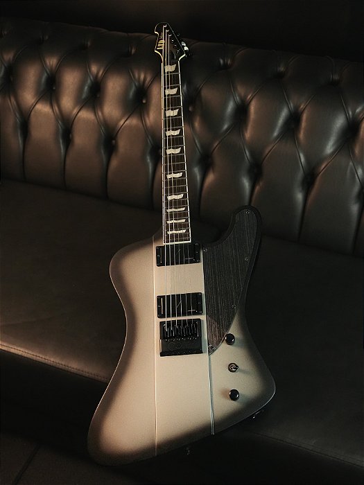 GUITARRA ESP LTD PHOENIX-1000 EVERTUNE - SILVER SUNBURST SATIN - FISHMAN - COM CASE