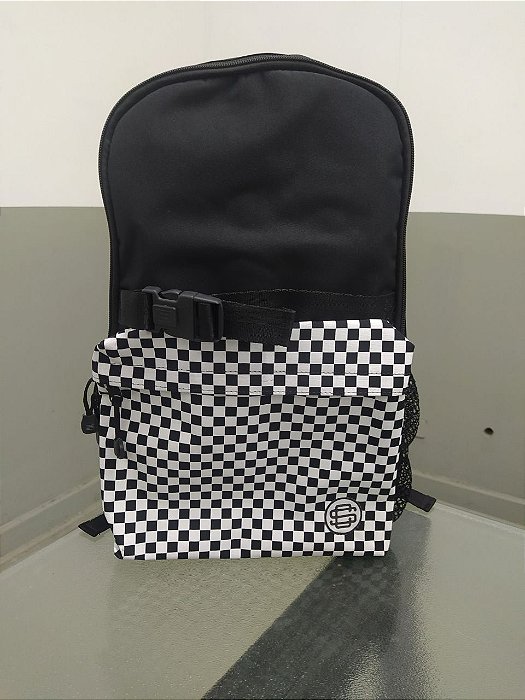 Mochila quadriculada Preta Super charger