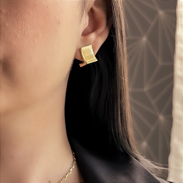 Brinco Ápice Banhado a Ouro 18k