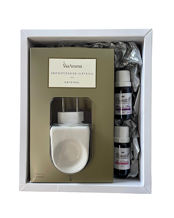 Kit Presente Difusor de Tomada e 2 Óleos Aromáticos - Pitanga e Flores e Flor de Cerejeira