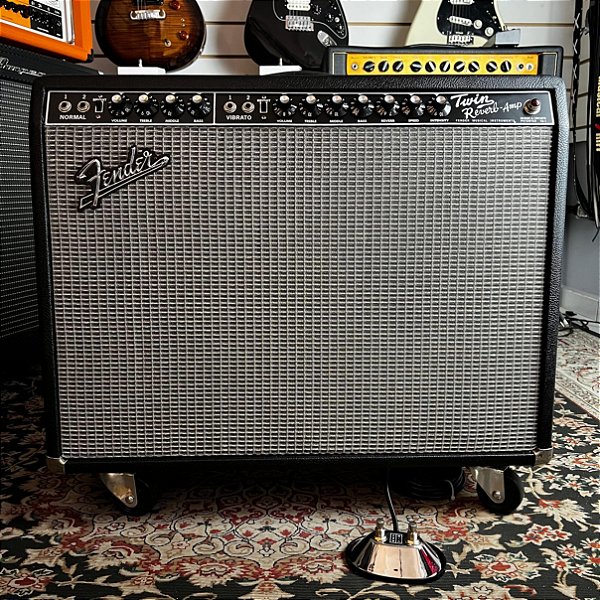 AMPLIFICADOR VALVULADO FENDER '65 TWIN REVERB