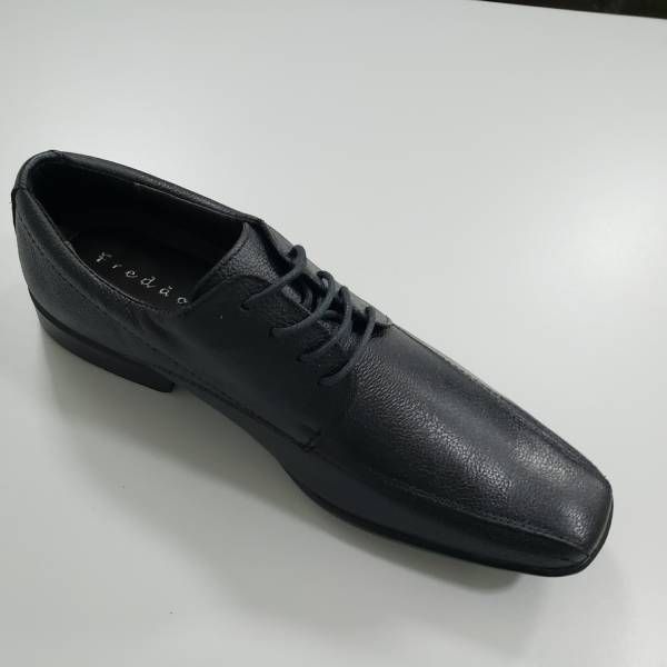 Sapato preto masculino de couro com cadarço e solado borracha resistente ref: 142