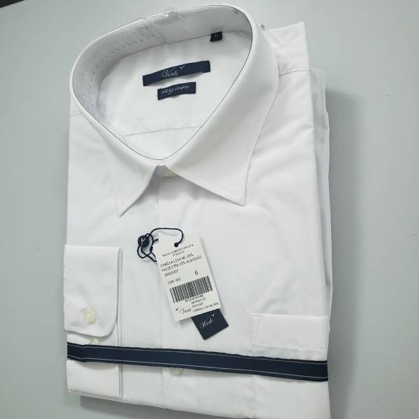 Camisa branca masculina extra grande passa fácil em tecido de algodão -  Calom Confecções e Calçados | Loja completa de ternos, calçados, ternos,  camisas, calças, blazers, sobretudos, jaquetas, gravata