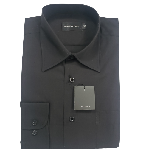Camisa preta passa fácil com 35% de algodão e 65% de poliéster