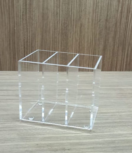 PORTA CONTROLE DE MESA EM ACRILICO 3 COMPARTIMENTOS MVA