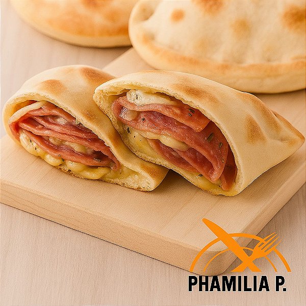 CALZONE MASSA BRANCA CALABRESA E 4 QUEIJOS