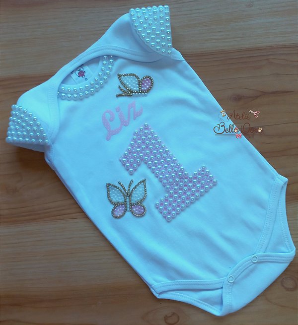 Body Mesversario Borboleta com manga de Pérolas Jardim das borboletas luxo