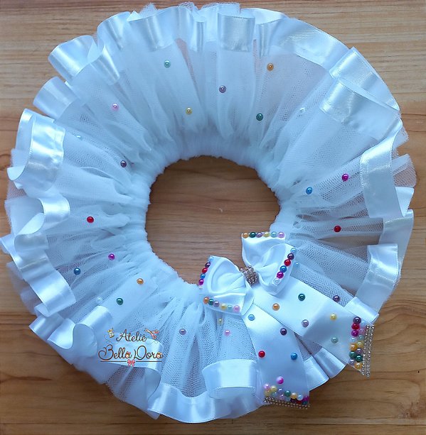 Saia tutu com barra de cetim e pérolas coloridas