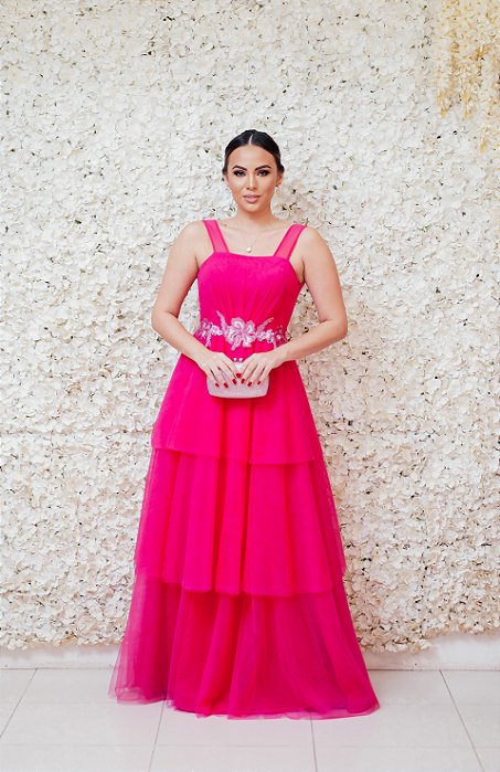 VESTIDO PINK EM TULE CAMADAS COM APLICAÇÃO DE FLORES