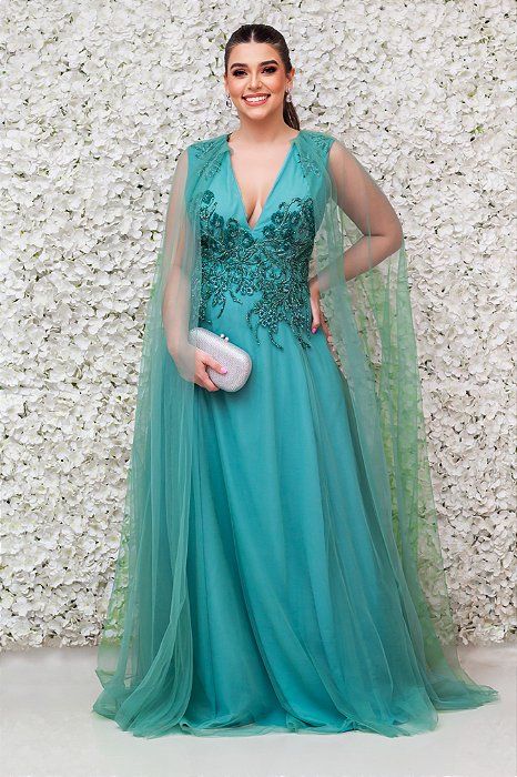 VESTIDO LONGO VERDE TODO EM TULE COM CAPA E BUSTO BORDADO