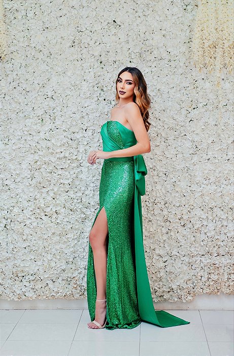VESTIDO TOMARA QUE CAIA VERDE PAETÊ HOLOGRAFICO COM DETALHE EM CETIM DE SEDA DRAPEADO