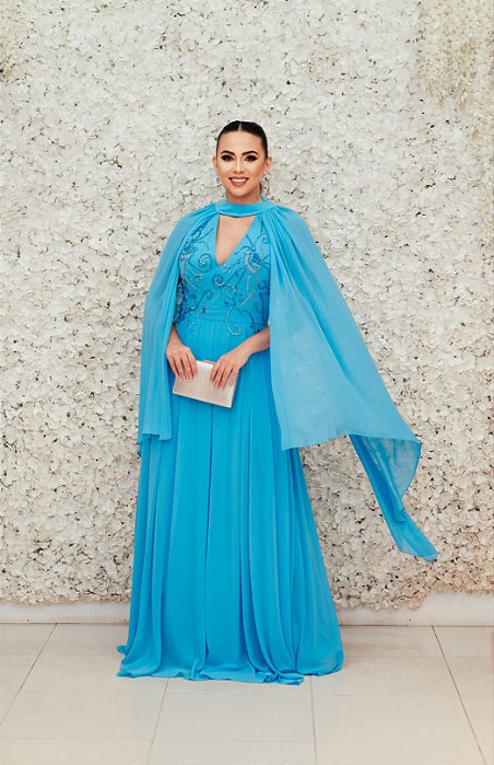 VESTIDO AZUL CELESTE FLECHE DOR CREPE DE SEDA RECORTE TIRAS LATERAL COM BUSTO BORDADO E CAPA REMOVIVEL