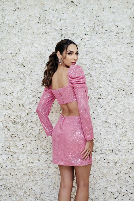 VESTIDO PATBO PATRICIA BONALDI ROSA PAETE MANGA LONGA PRINCESA COM RECORTE LATERAL E FLOR