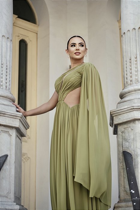 VESTIDO VERDE OLIVA OMBRO UNICO COM CAPA BUSTO DRAPEADO E TULE NO DECOTE E NO RECORTE LATERAL