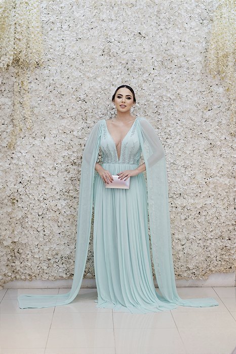 VESTIDO VERDE CANDY EM TULE COM ELASTANO COM CAPA COM OMBRO E BUSTO BORDADO
