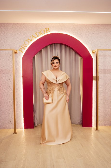 VESTIDO DOURADO CLARO OMBRO A OMBRO COM CORPO EM TULE TODO BORDADO