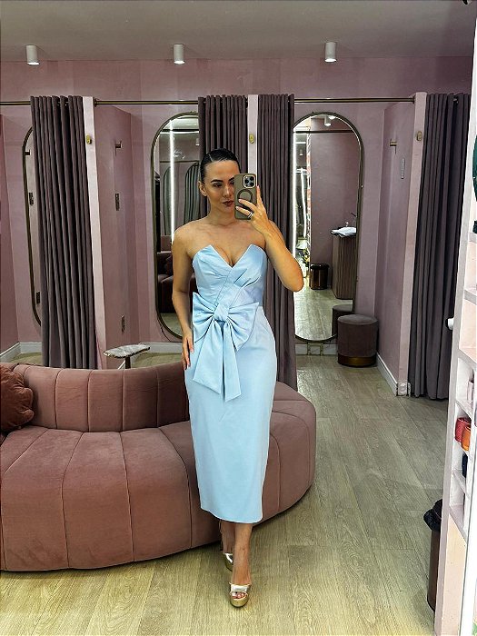 VESTIDO MIDI AZUL CLARO DECOTE CORAÇÃO LAÇO EM CREPE