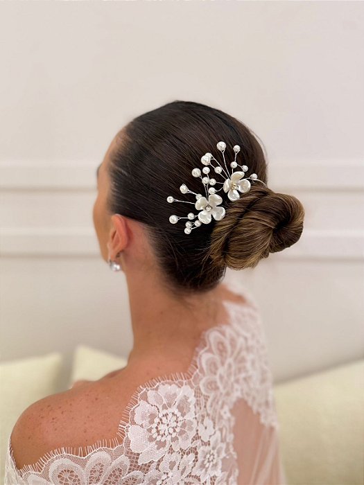 GRINALDA DE FLOR EM RESINA PEROLADA