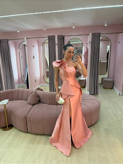 VESTIDO ROSA CHA ZIBELINE COM DETALHE OMBRO ÚNICO SAIA RETA