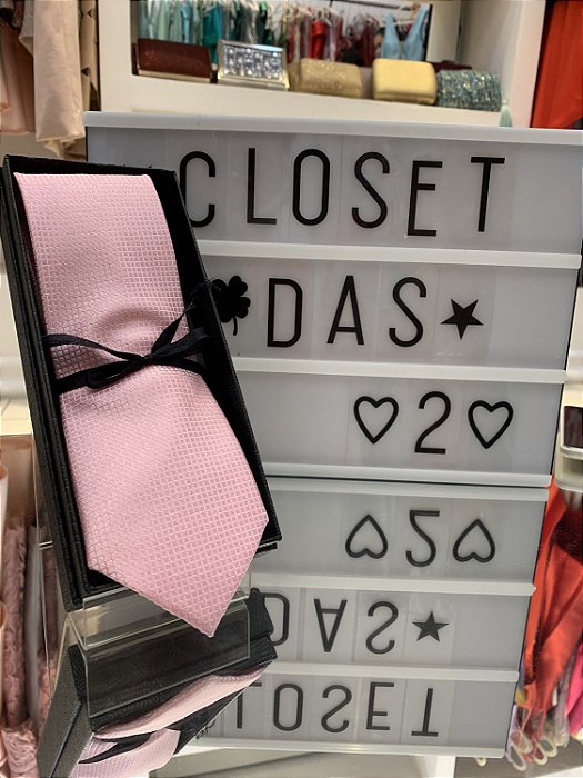 ALUGUEL GRAVATA ROSA BEBÊ QUADRADINHOS