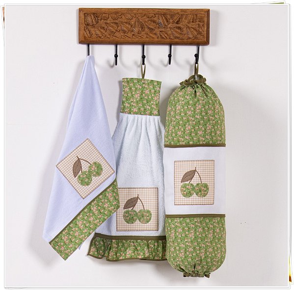 KIT 3 PEÇAS CEREJA VERDE - BATE MÃO, PUXA SACO E PANO DE PRATO.