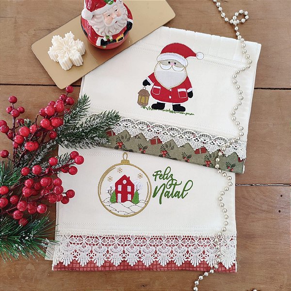 NATAL - KIT 2 TOALHAS DE LAVABO BORDADAS, CASA GLOBO 30CM X 45CM