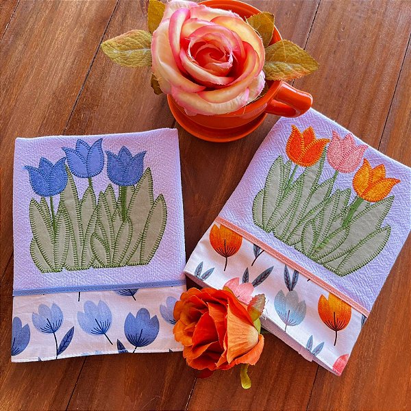 KIT 2 PANOS DE PRATO – TULIPAS, 65cm x 44cm.