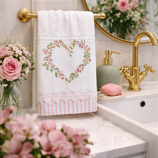 TOALHA DE LAVABO AVULSO BORDADO - CORAÇÃO FLORIDO, 30cm x 45cm.