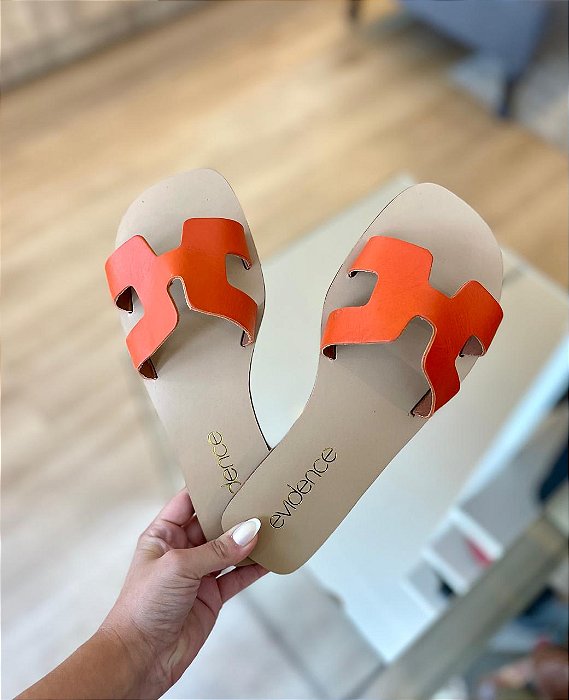 Rasteira H Laranja Lari