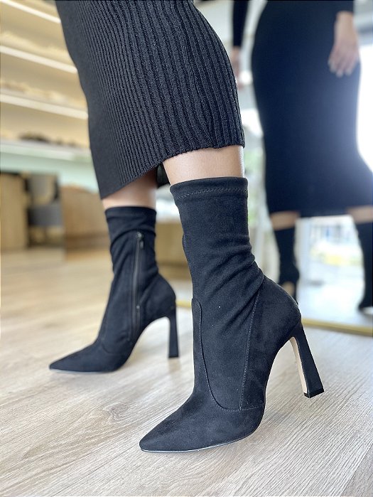 Bota Suede Preta Salto Bloco Fino Sandra