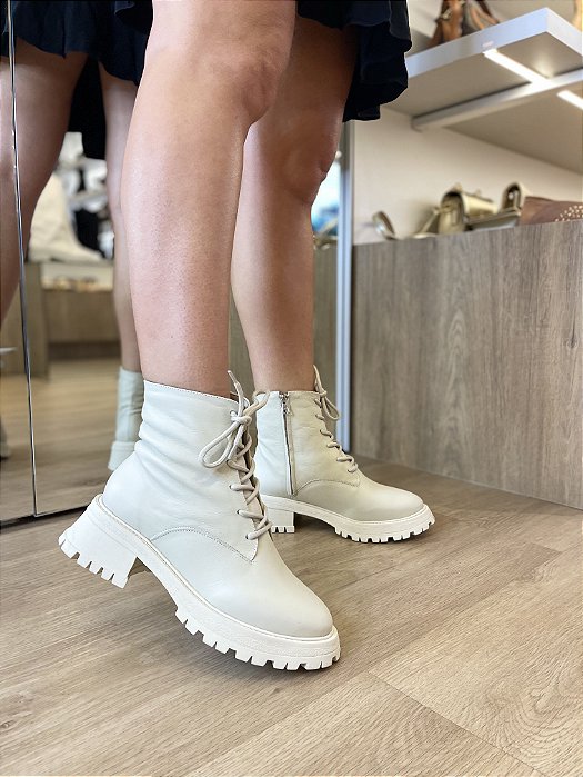 Coturno Couro Off White Carolina