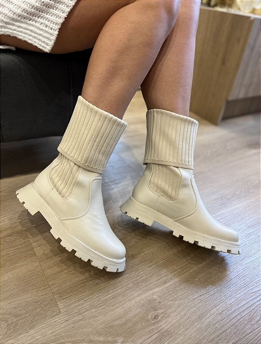 Bota Detalhe Em Malha Off White Caty
