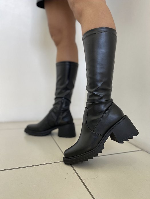 Bota Preta Tratorada Cano Médio Rita