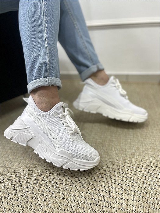 Tênis Branco Chunky Detalhe De Strass Jéssica