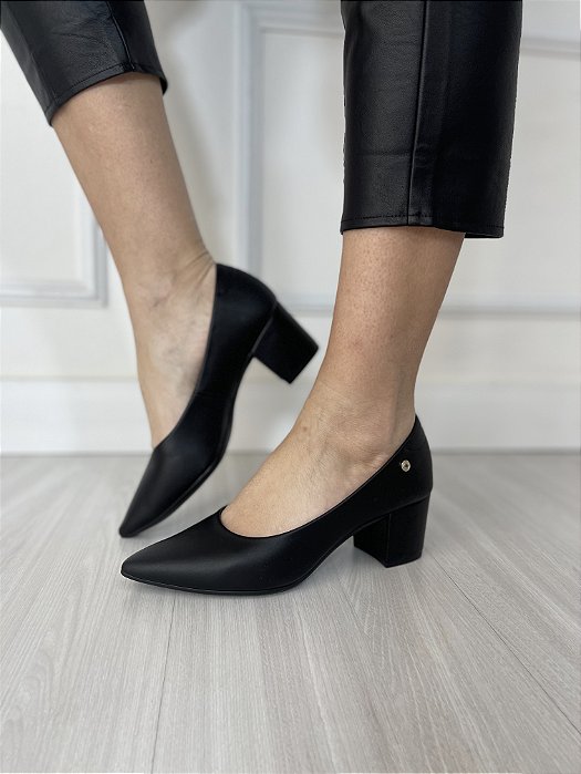 Scarpin Salto Bloco Bico Fino Preto Greice