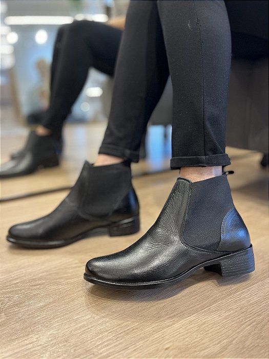 Bota Couro Preta Com Elástico Luciana
