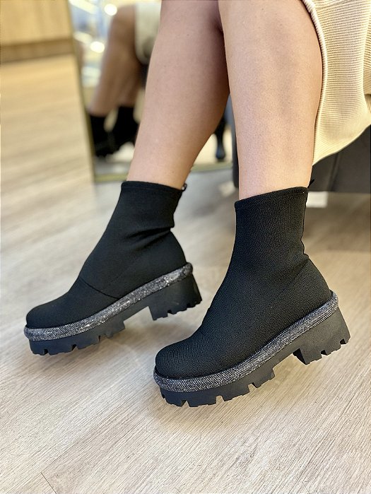 Bota Coturno Meia Preto Com Detalhe Maline