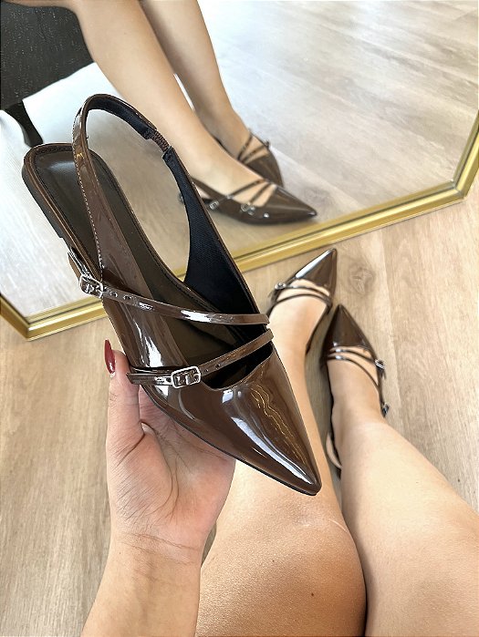 Sapatilha Slingback Marrom Com Fivelas Tifani
