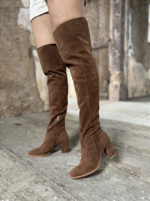 Bota Over Camurça Salto Bloco Caramelo Fiorela