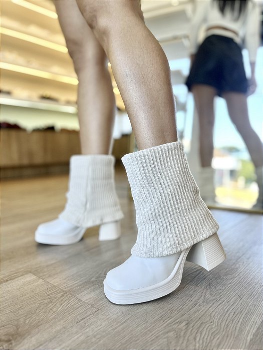 Bota Meia Pata Off White Com Manta Muriel
