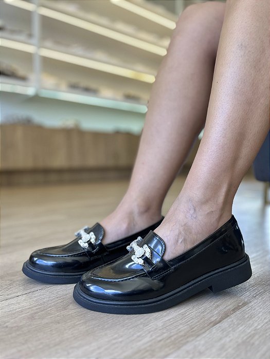 Mocassim Preto Verniz Com Aplicações Isadora