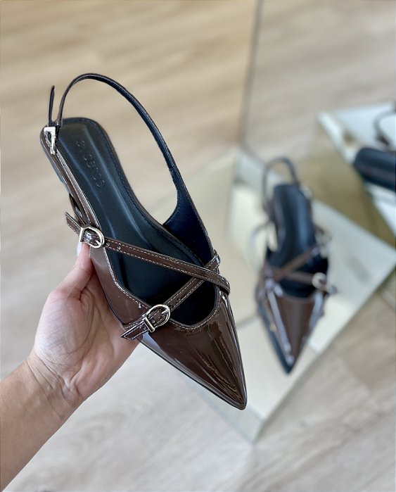 Sapatilha Slingback Marrom Com Fivelas Stefani