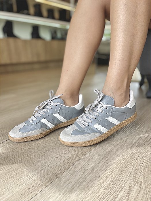 Tênis Slim Couro Cinza Detalhe Branco Meri