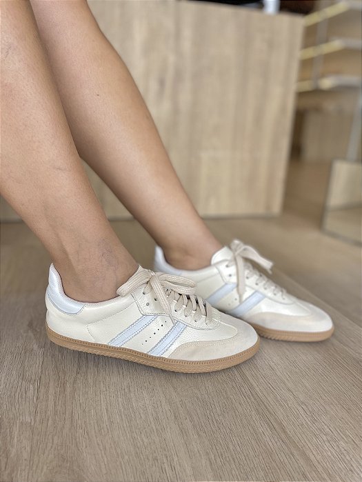Tênis Slim Couro Off White Detalhe Branco Meri