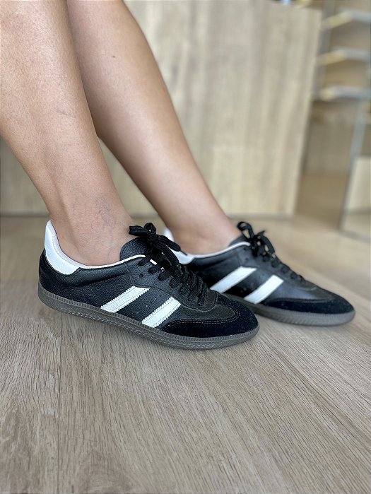 Tênis Slim Couro Preto detalhe Branco Meri