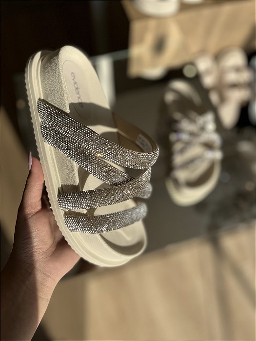 Papete Off White Tira De Strass Prata Andry