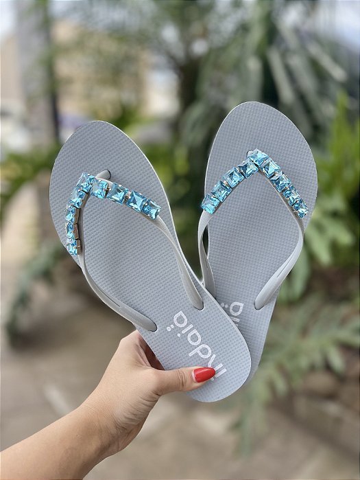 Chinelo Azul Com Detalhe Pedras Indaiá