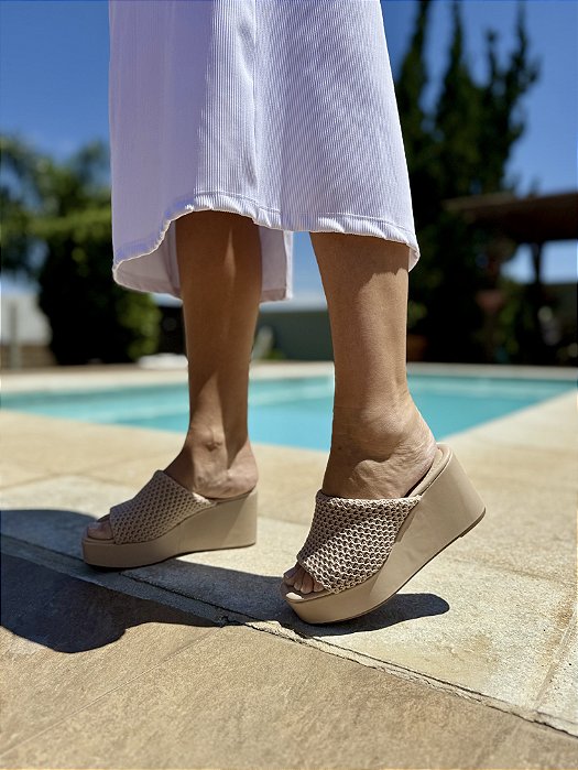 Tamanco Flatform Bege Crochê Maju
