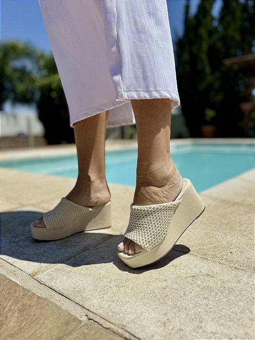 Tamanco Flatform Off White Crochê Maju
