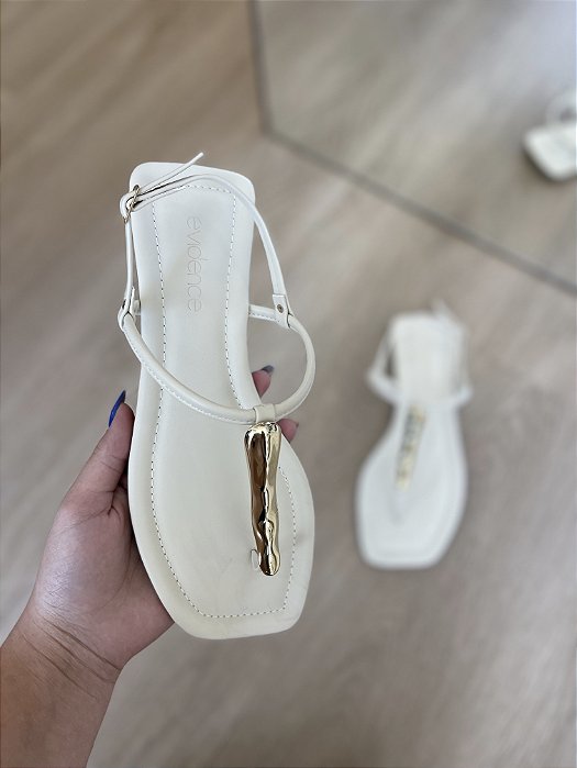 Sandália Rasteira Off White Com Detalhe Dourado Martina